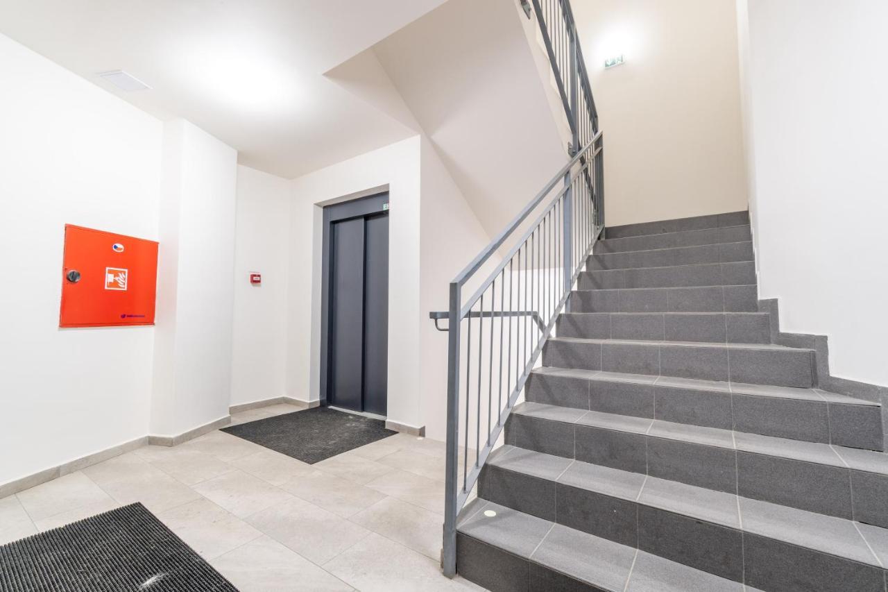 Brand New Studio Apartment # 42 In Brand New Building With Free Parking In The Center 布拉格 外观 照片