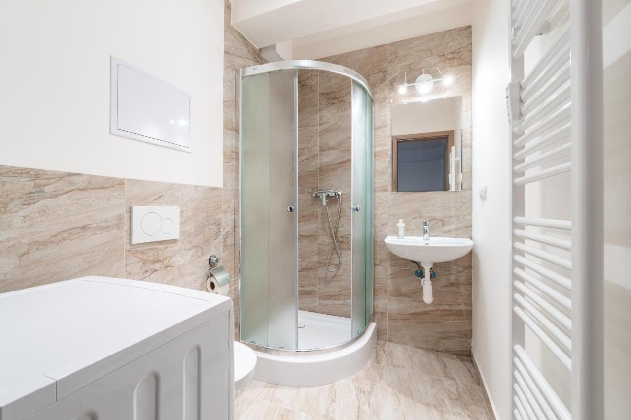 Brand New Studio Apartment # 42 In Brand New Building With Free Parking In The Center 布拉格 外观 照片