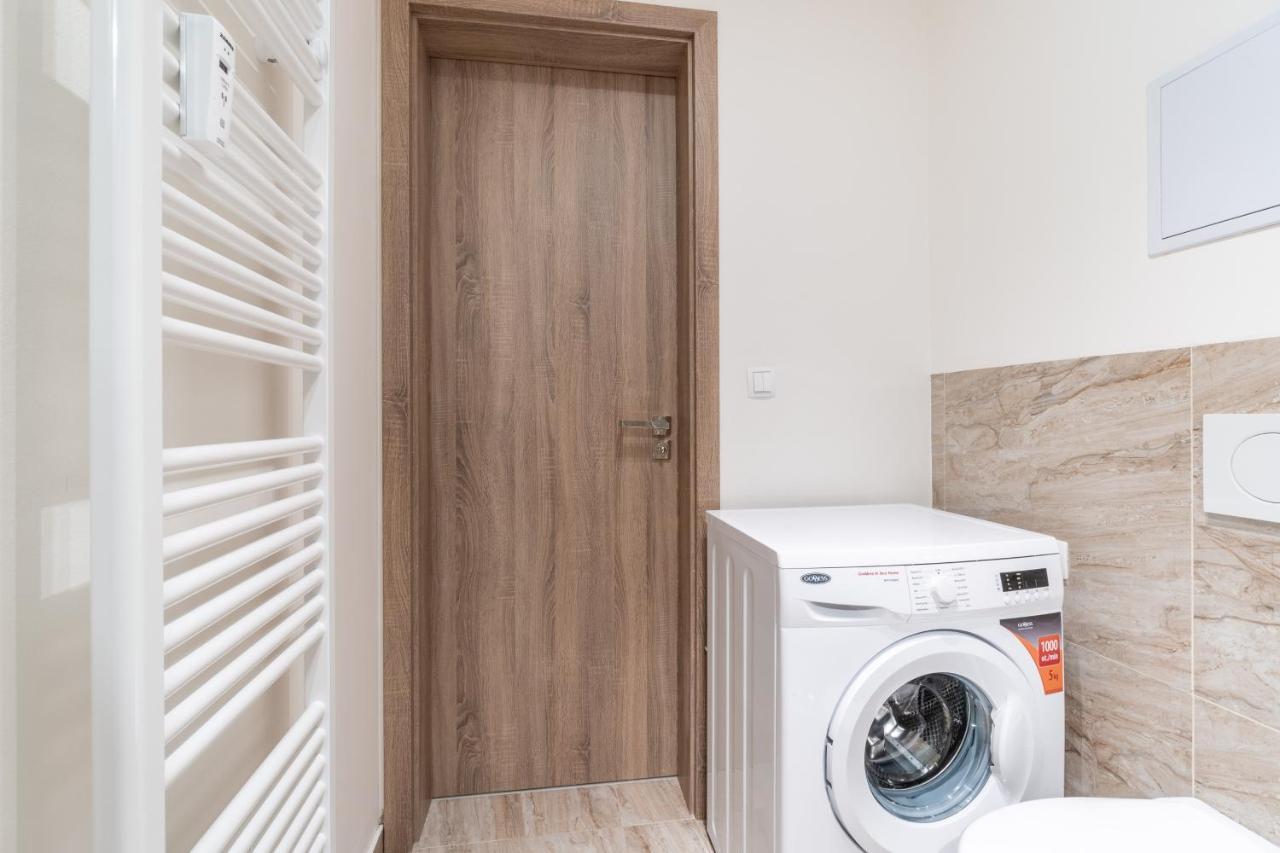 Brand New Studio Apartment # 42 In Brand New Building With Free Parking In The Center 布拉格 外观 照片